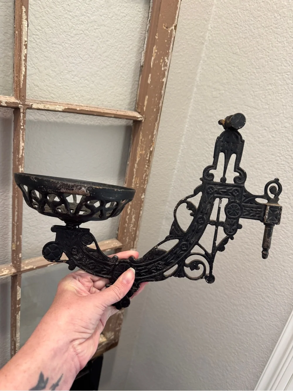 Vintage Ornate Black Cast Iron Wall Sconce - Decorative Home Wall Decor